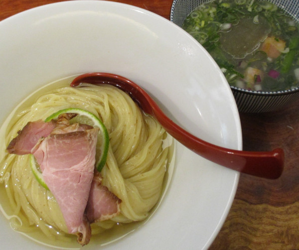 「冷やしつけ麺（塩）1300円」@三馬路 東京店の写真