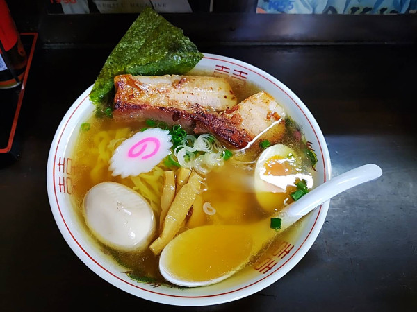 「横丁ラーメン 大盛」@麺や横丁 縁日の写真