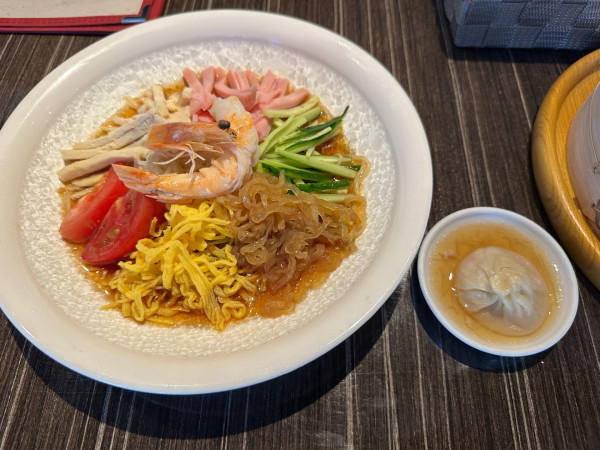 「冷やし中華ランチセット（並盛・台湾小籠包4個）1,800円」@FAN×麺屋はなびの写真