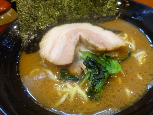 「らーめん　並　900円」@家系らーめん押忍の写真