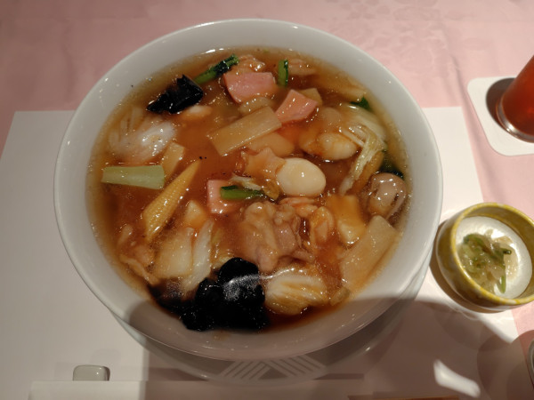 「五目スープそば1331円（サービス料込み）」@大観苑の写真