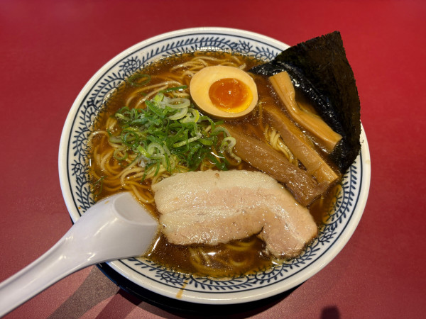 「大盛熟成醤油ラーメン 902円」@丸源ラーメン 新座片山店の写真