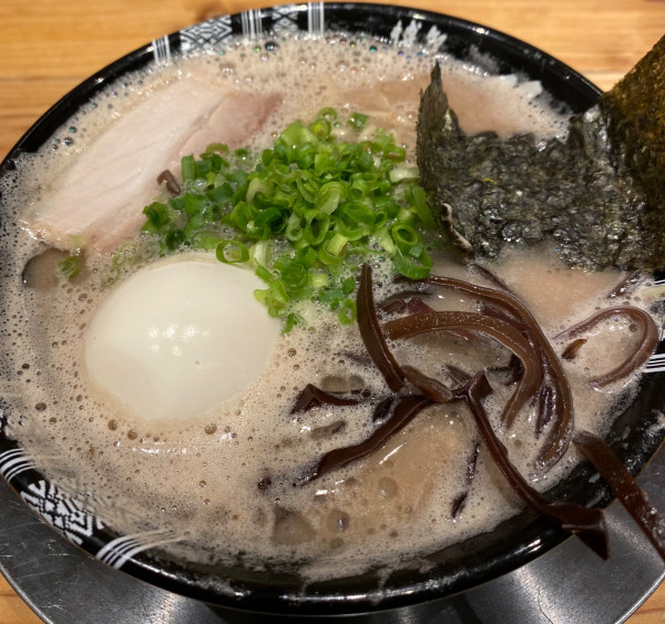 「ミニ味玉ラーメン 830円」@博多一双 新横浜ラーメン博物館店の写真