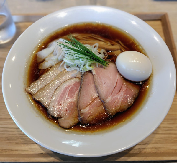 「特製中華蕎麦 1700円 大盛り 200円」@宍道湖しじみ中華蕎麦 琥珀 東京本店の写真