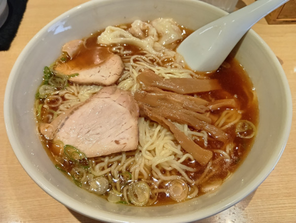 「中華麺　中盛　ワンタン」@笹塚 大勝軒の写真