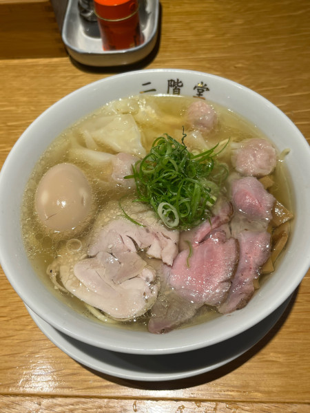 「特製わんたん塩そば」@中華そば 二階堂の写真