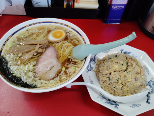 「日替わり　　ラーメン　半チャーハンセット　980円」@あ麺んぼの写真