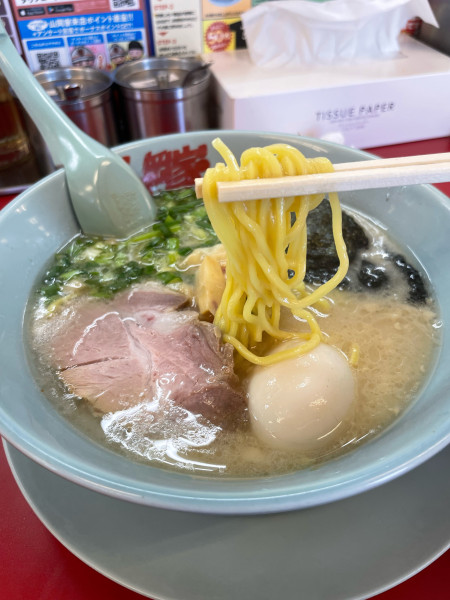「プレミアム塩とんこつ　¥950」@ラーメン山岡家 富山田尻店の写真