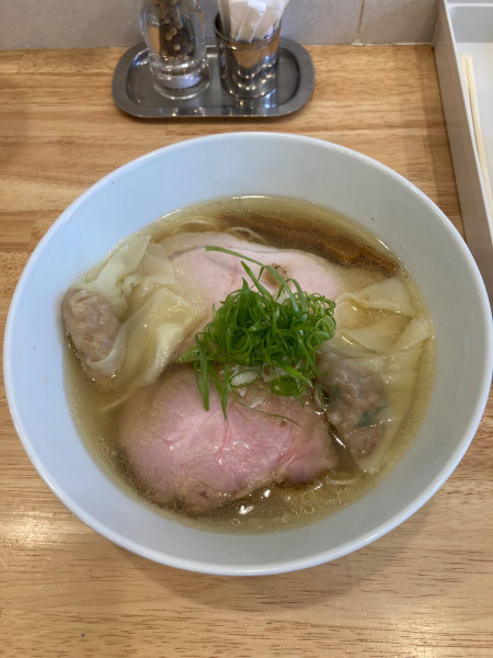 「MIXワンタン　塩」@地球の中華そばの写真