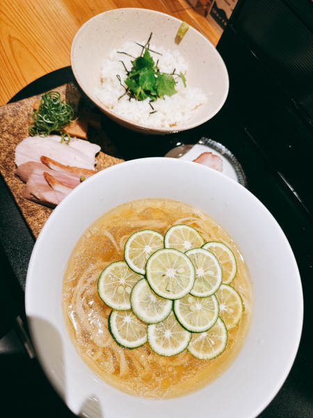 「鴨といりこ出汁のすだち 冷やしらーめん 塩」@鴨中華そば 楓の写真