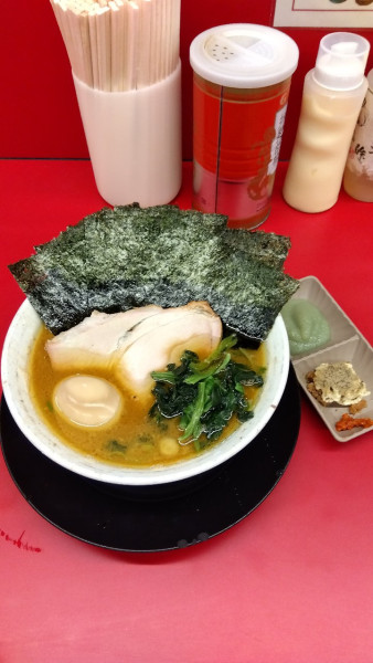 「のりたまラーメン」@家系ラーメン王道家直伝 との丸家 松飛台店の写真