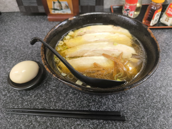 「チャーシューメン、特製煮卵」@お食事処 国界 本店の写真