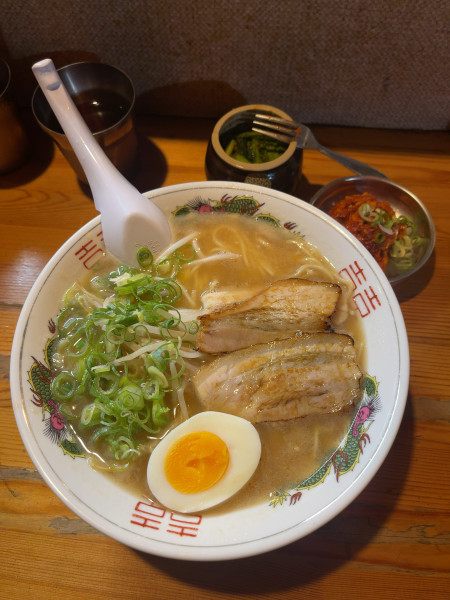 「中華そば赤（1000円）」@中華そば 虎勝の写真