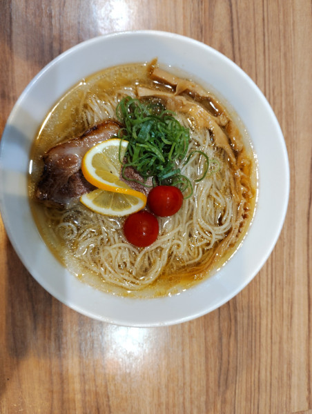 「冷やし煮干しラーメン」@らーめん にじいろの写真