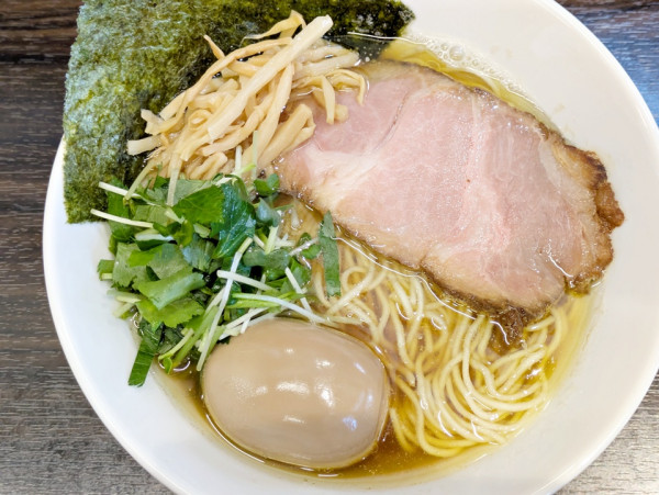 「淡麗黒中華そば＋味玉」@錦糸町中華そば さん式の写真