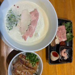 特製鶏白湯ラーメン