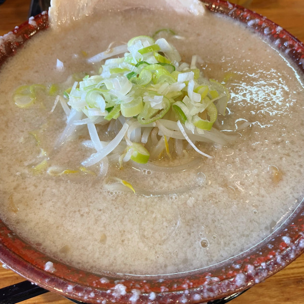 「らーめん 醤油 背脂2 880円 半麺-50円」@チャッチャ系らーめん もん吉の写真