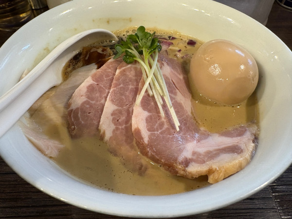 「特製濃厚牡蠣そば　1650円」@麺や でこの写真