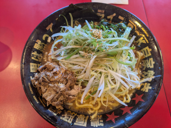 「濃厚豚骨醤油ネギラーメン大盛無料」@馬力屋 八代店の写真