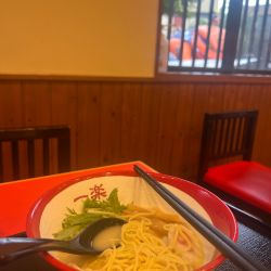 鶏塩白湯ラーメン