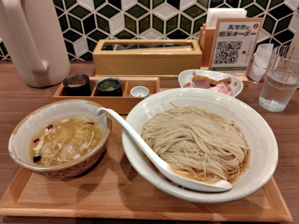 「地鶏塩つけめん¥1350」@Homemade Ramen 麦苗 COREDO室町店の写真