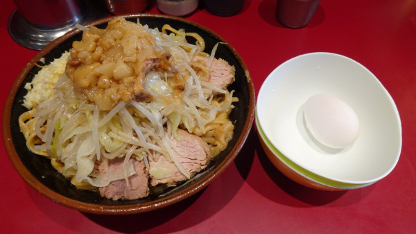 「豚2枚ラーメン＋アブラーメン＋つけ麺味ラーメン＋生卵」@ラーメン二郎 荻窪店の写真