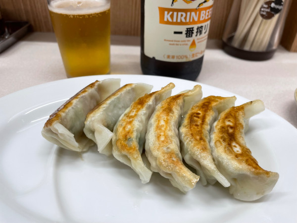 「餃子　￥５００」@華やの写真