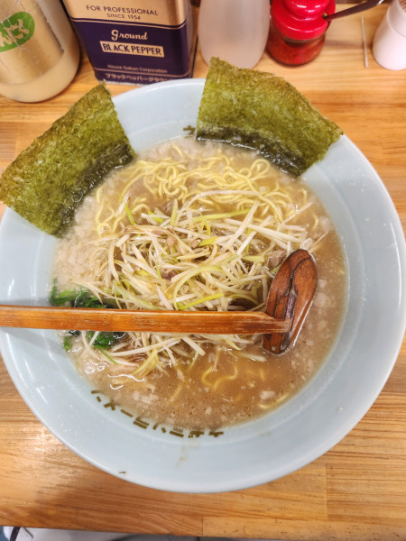 「ネギラーメン中盛」@ラーメンショップ 椿 松伏店の写真