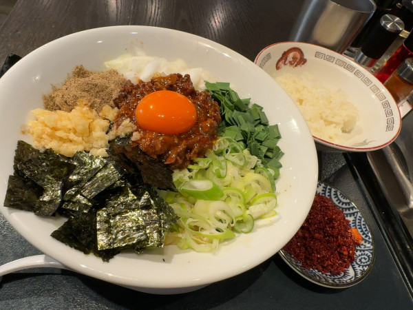 「辛台湾まぜそば（並）」@特級鶏蕎麦 龍介 PLAY atre TSUCHIURA店の写真