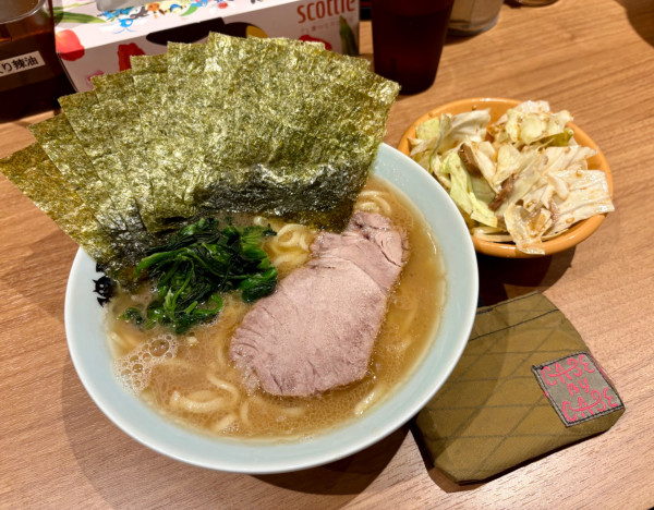 「ラーメン＋のり多め＋キャベチャー」@まだ洞くつ家の写真