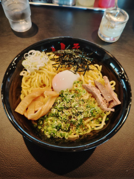 「油そば(W盛り+スペシャルトッピングA)(880+180円)」@東京油組総本店 立川若葉町組の写真