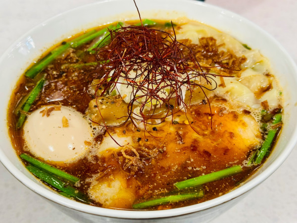「特製酸っぱ辛いらぁ麺(大)【1750円】」@ラーメン星印の写真
