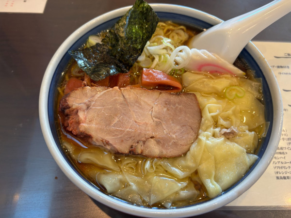 「ワンタン麺」@蓬来軒 本店の写真