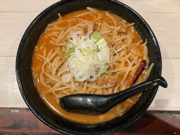 「旨辛味噌ラーメン（中辛）」@札幌味噌ラーメン葵葉 荏原中延店の写真
