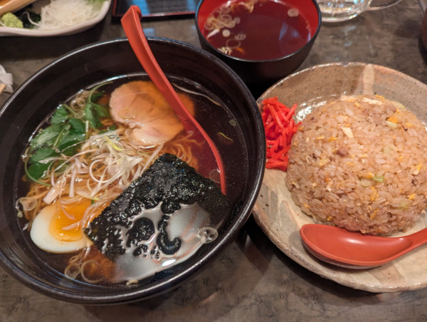 「ラーメン+チャーハン」@居酒屋 京ちゃんの写真