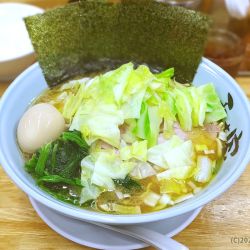 ラーメン（チャーシューW＋玉子＋キャベツ）