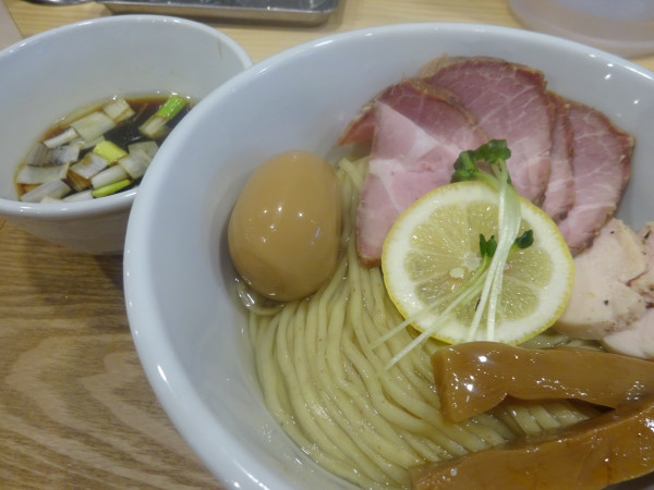 「特製昆布水つけ麺醤油　1,430円」@MENYA TOMOSHIBIの写真