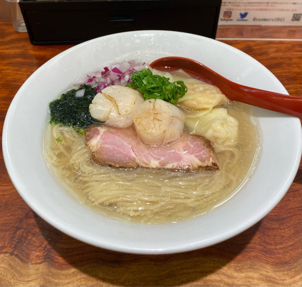 「魚介出汁の冷やし塩そば¥1700&帆立コンフィ¥300」@三馬路 東京店の写真