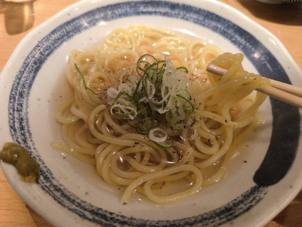 「あごだし(スープの)ラーメン(ハーフ)(319)」@大衆酒場 神田屋  東京駅ヤエチカ店の写真