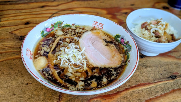 「手揉み醤油＋チャーシューご飯（880円＋250円）」@湘南の手前の写真