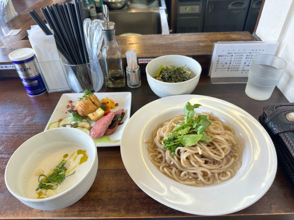 「三方原馬鈴薯の冷製つけそばヴィシソワーズ仕立て黒毛和牛の昆布〆」@麺や まえ田の写真