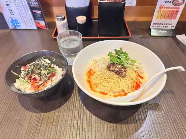 「冷やし豆乳担々麺と漬けマグロの丼ぶり小」@らーめんごうの写真