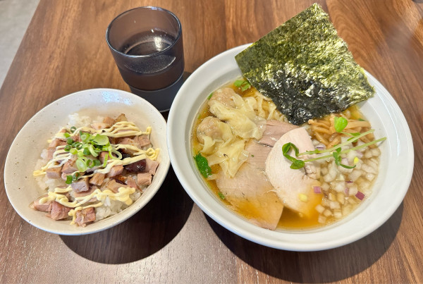 「限定B昆布と和風出汁のワンタン麺とマヨチャー丼」@らあめん馨の写真