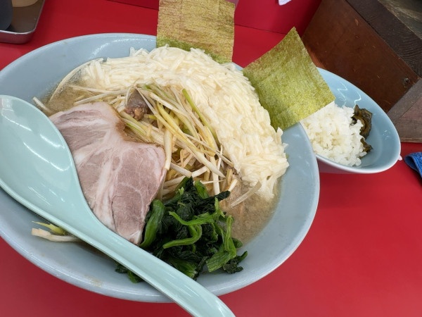 「ネギトロラーメン＋半ライス」@ラーメンショップ椿 河内店の写真