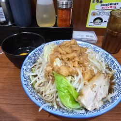 小ラーメン　アブラマシマシ　生玉子