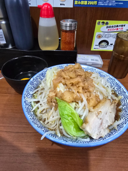 「小ラーメン　アブラマシマシ　生玉子」@松木田田の写真