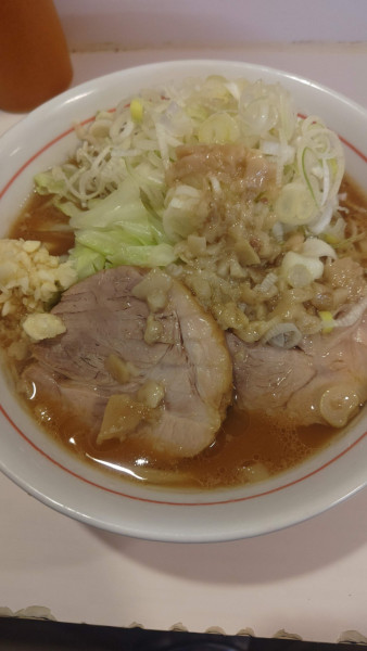 「しょうゆラーメン並、にんにく、油、野菜少なめ、長ネギ」@ハイパーファットンの写真