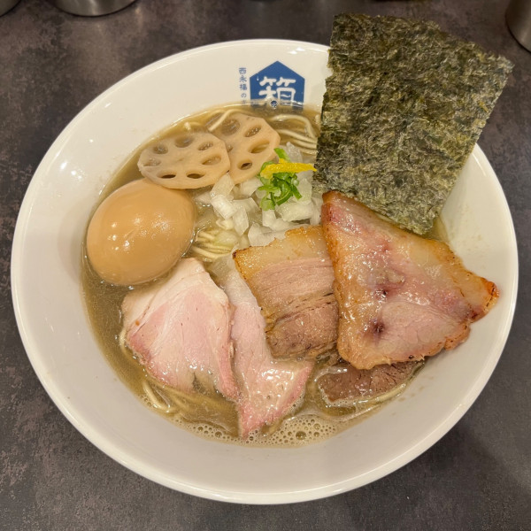 「特製煮干らーめん」@西永福の煮干箱の写真
