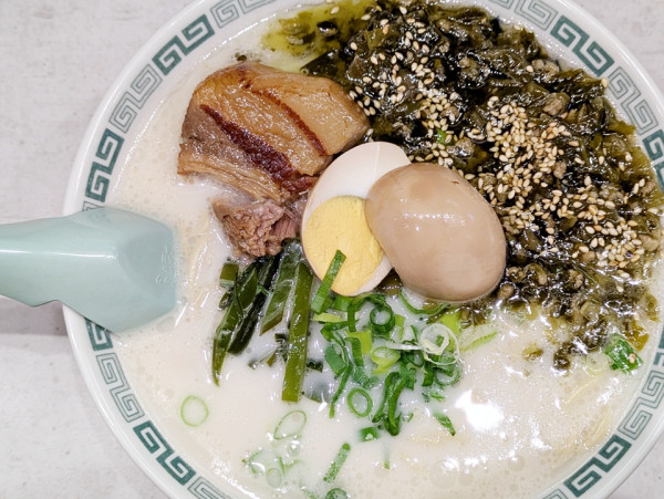 「阿蘇ラーメン（大盛）＋太肉」@桂花ラーメン 御徒町店の写真