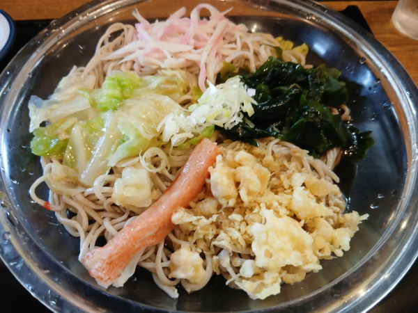 「冷したぬき蕎麦 950円」@生そば 甚六の写真